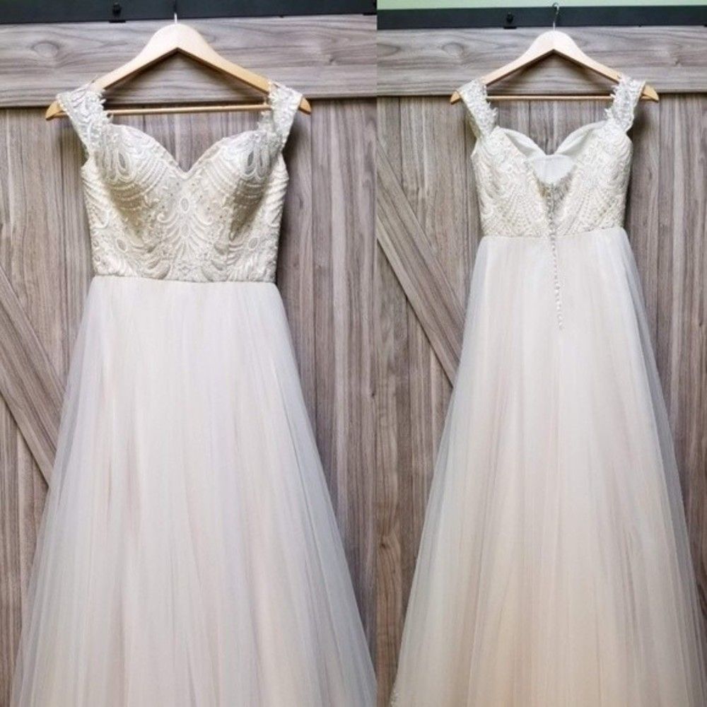BHLDN Carrafina Full Tulle Ballgown White Wedding Dress Cathedral Veils